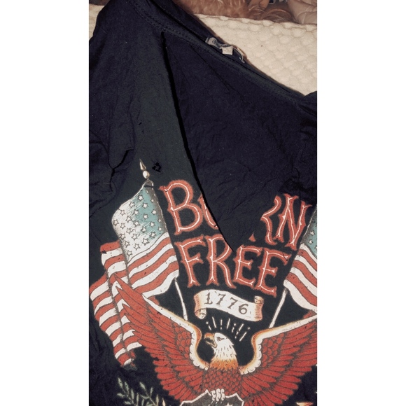 CHARLOTTE RUSSE cut out v-neck born free T-shirt - Picture 1 of 4